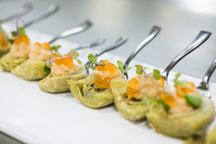 alcachofas con txangurro y huevas de salmon